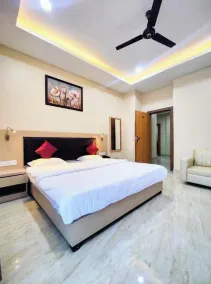 GRACE INN A Premium Guest House, Near Airport & Ion Digital - Room
