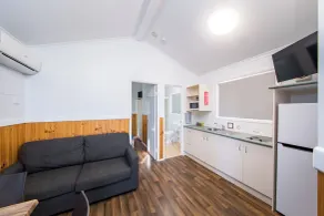 Kingaroy Holiday Park - Room