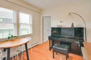 Train to Boston! Cozy Apartment in Winchester - Innenbereich