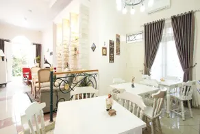 Just 11 Boutique Syariah Mitra RedDoorz near UGM Yogyakarta - Restaurant