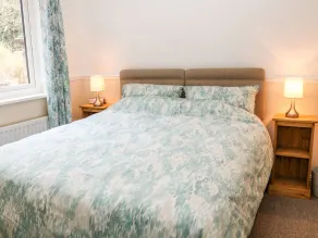 17 Riverside - Room