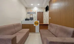 Itsy Hotels Everest Leela Residency - Reception