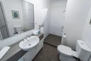 Cosy Corner Sea View Apartments - Badezimmer