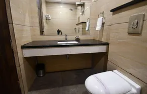 Hotel Kush Ganga Heritage - Bathroom