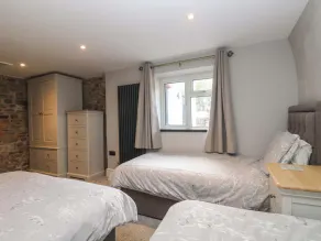 The Cottage - Room