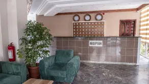 Side Spring Hotel - Reception