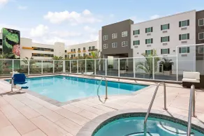 Wyndham Anaheim - Piscine