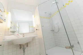 Klostergasthof Roggenburg - Bathroom