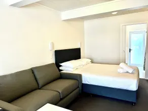 Midway Motel Rotorua- Thermal Mineral Pool - Room