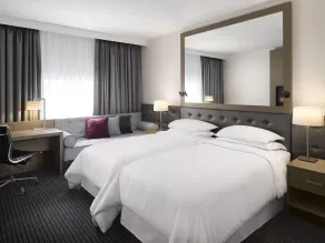 Sheraton Heathrow Hotel - Room