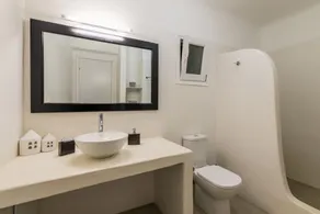 Eleni's Village Suites - Bathroom