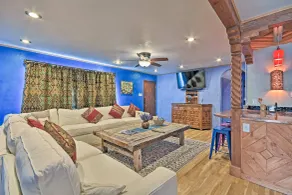 Cozy 'Blue Adobe' w/ Steam Room 2 Mi. from Taos! - Interiør