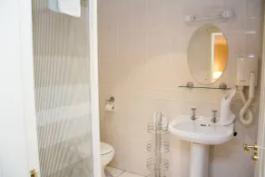 Davitts Guesthouse - Bathroom
