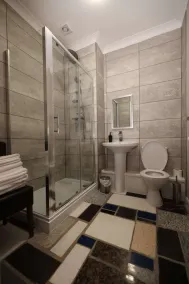 Michelangelos - Rooms, Restaurant & Bar - Bathroom