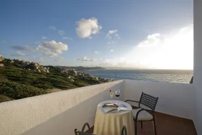 COLONNA GRAND HOTEL CAPO TESTA, a Colonna Luxury Beach Hotel, Santa Teresa Sardegna - Vistas desde la habitación