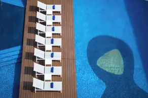 Conrad Manila - Pool