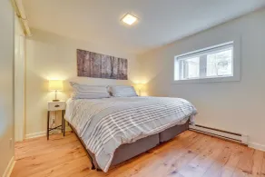 Ski-In/Ski-Out Bromley Mtn Condo: Wood Fireplace! - Interiør