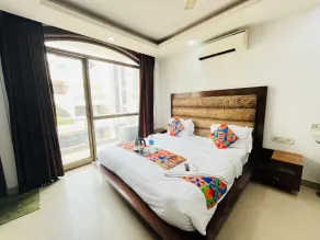 Roomshala Hotel Lee Grand - Habitación