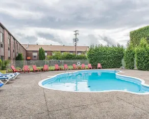 Quality Inn & Suites - Pool