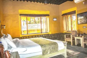 Prakriti Aalay - Riverside Mountain View Boutique Eco Resort - Room