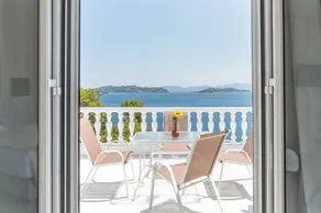 Cape Blue Suites - Ausblick vom Zimmer