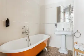 Appart'City Collection Nîmes Arènes - Bathroom