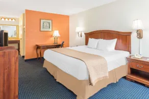 Baymont by Wyndham Rocky Mount I-95 - Chambre