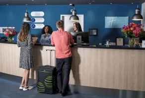 Holiday Inn Express Geneva Airport by IHG - Réception