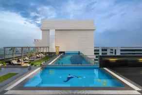 Sandal Suites by Lemon Tree Hotels - Pool