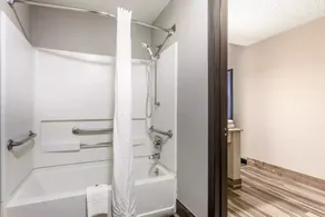 Comfort Inn Cleveland Airport - Salle de bain