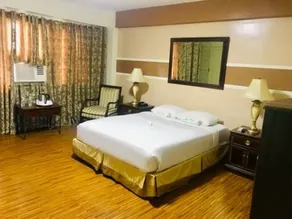 The Alpa Hotel and Restaurant - Chambre