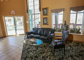 Branson King Resort and Suites - Interior entrance