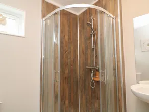 Lily - Bathroom