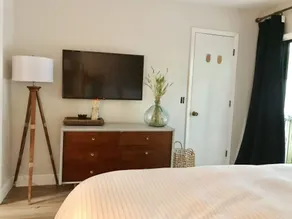 Quiet, convenient & Modern Haven - Rom