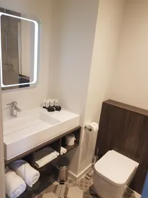 Base Dingle - Bathroom