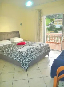 Holiday House Letta very quiet location Agios Gordios Beach - Rum