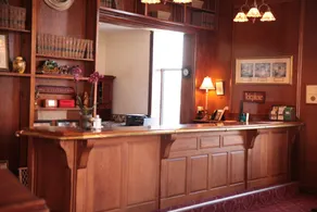 Decker Hotel & Bar - Rezeption