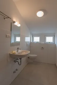 Boutique-Hotel Kronenstuben - unschlagbare Zentrumsnähe direkt am Marstall & Marktplatz - Schloss in 3 Min - Frühstück - Langzeitmiete - Bathroom