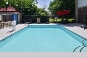 Hampton Inn Greensboro-East - Pool
