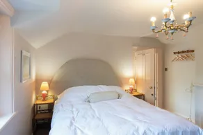 The Bennu - Room