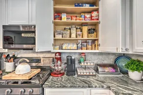 Newly Remodeled! Luxe Gem - 3 Mi to Johns Hopkins - Interiör