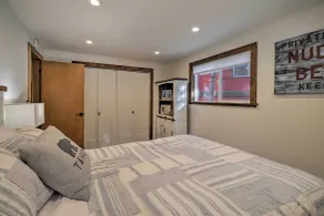 Incline Village Cabin w/ Patio: 2 Mi to Beach! - Chambre