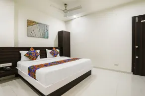 FabHotel SK - Nr Rajkot Municipal Corporation, Central Zone 120M - Zimmer