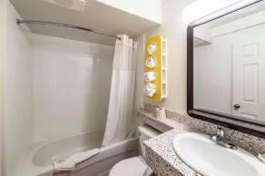 Coastline Motel Kamloops - Casa de banho