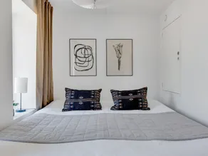 Sanders Fields - Chic 3-bdr Townhouse w Terrace - Værelse