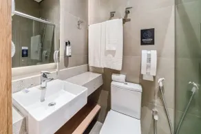 Fast Sleep Suites by Slaviero Hoteis - Hotel dentro do Aeroporto de Guarulhos - Terminal 2 - desembarque oeste - Bagno