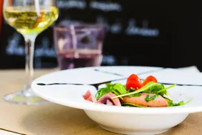 Hôtel Logis Le Cours Saint-Gilles (France) - Restaurant