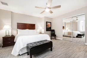 Canterra Suites Hotel - Chambre