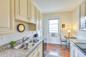 2 Mi to Warren Dunes - Bright Sawyer Apartment! - Interior