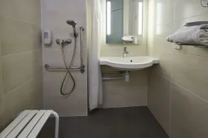 B&B HOTEL Caen Mémorial - Salle de bain